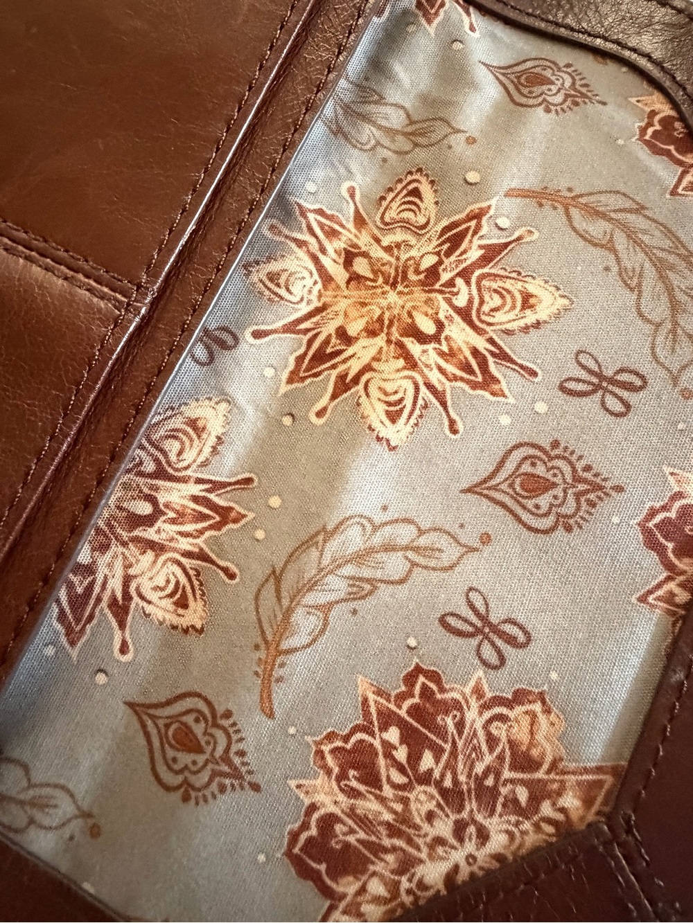HOBO Brown Leather Envelope Crossbody Bag - Picture 4 of 10